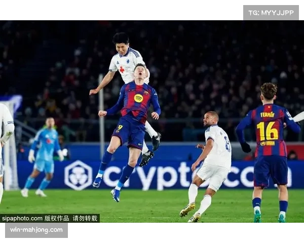 巴萨中场传球精准度提升 莱万特防守压力持续增大 巴萨中场传球精准度提升 莱万特防守压力持续增大